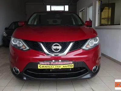 Usata Nissan Qashqai Acenta 130 CV (95 kW) 2016 Rosso SUV