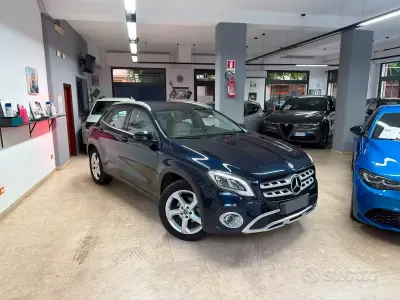 Usata Mercedes GLA200 Premium 136 CV (100 kW) 2018 Blu SUV