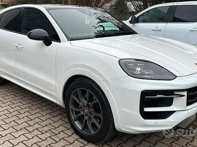 Usata Porsche Cayenne 354 CV (260 kW) 2023 Bianco SUV