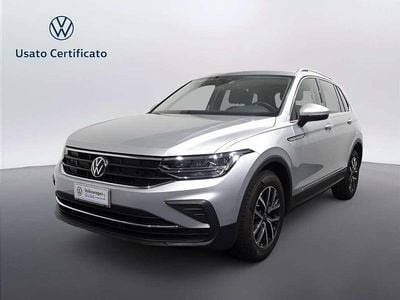 Usata VW Tiguan Life 131 CV (96 kW) 2023 Reflex silver metallizzato SUV