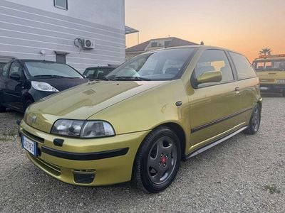 Usata Fiat Punto 133 CV (97 kW) 1994 Oro Utilitaria