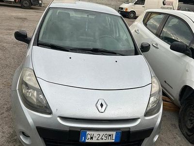Usata Renault Clio II 75 CV (55 kW) 2010 Grigio Utilitaria