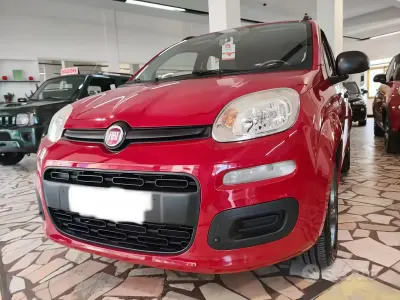 Usata Fiat Panda Lounge 69 CV (50 kW) 2014 Rosso Utilitaria