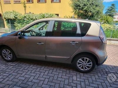 Usata Renault Scénic III LIMITED 110 CV (80 kW) 2016 Oro Monovolume