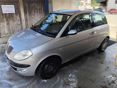 Lancia Ypsilon
