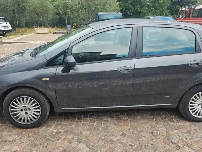 Usata Fiat Grande Punto 77 CV (56 kW) 2007 Grigio Utilitaria