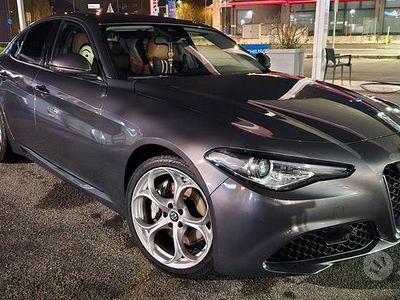 Usata Alfa Romeo Giulia 190 CV (139 kW) 2019 Grigio Berlina