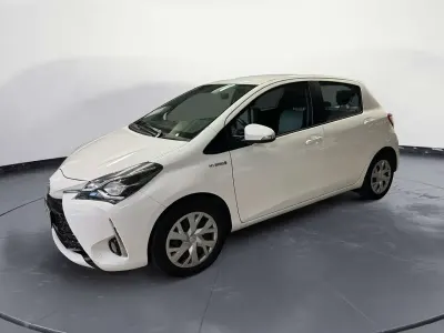 Usata Toyota Yaris Hybrid Business Edition 101 CV (74 kW) 2020 Bianco Berlina