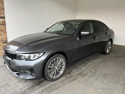 BMW 330e