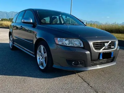 Usata Volvo V50 R-Design 179 CV (131 kW) 2010 Grigio Station wagon