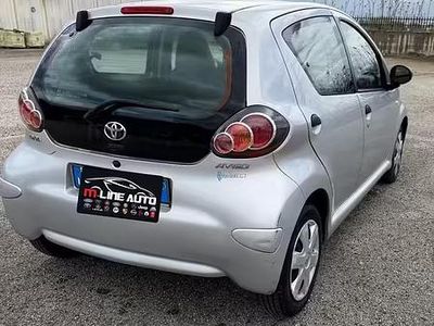 Usata Toyota Aygo Connect Style 68 CV (50 kW) 2011 Grigio Utilitaria