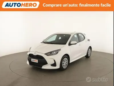 Usata Toyota Yaris Hybrid 92 CV (67 kW) 2025 Bianco Berlina