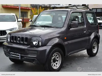 Usata Suzuki Jimny 85 CV (62 kW) 2010 Grigio SUV