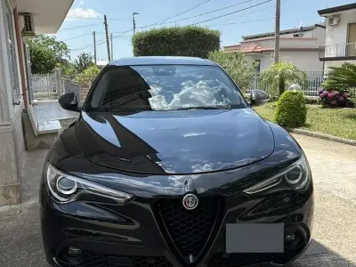 Usata Alfa Romeo Stelvio Super 179 CV (131 kW) 2018 Nero SUV