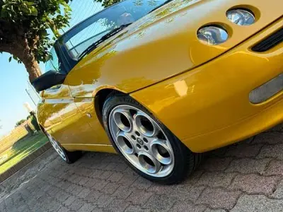 Usata Alfa Romeo Spider 155 CV (114 kW) 1999 Giallo Cabrio