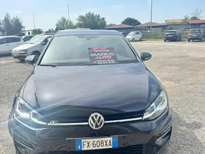 Używany VW Golf VII R-line 116 KM (85 kW) 2019 Czarny Sedan/Limuzyna