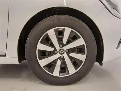 Usata Renault Clio Zen 140 CV (102 kW) 2020 Grigio chiaro