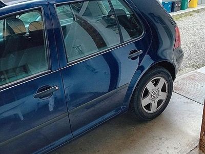 Usata VW Golf IV 90 CV (66 kW) 2000 Blu Berlina