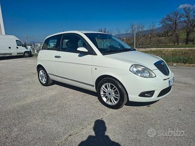 Usata Lancia Ypsilon 75 CV (55 kW) 2009 Bianco Utilitaria