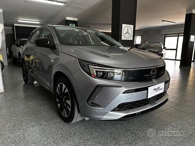 Usata Opel Grandland X Ultimate 131 CV (96 kW) 2022 Grigio SUV