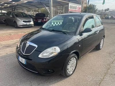 Usata Lancia Ypsilon 70 CV (51 kW) 2004 Nero Utilitaria