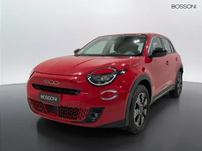 Usata Fiat 600 145 CV (106 kW) 2025 Rosso SUV