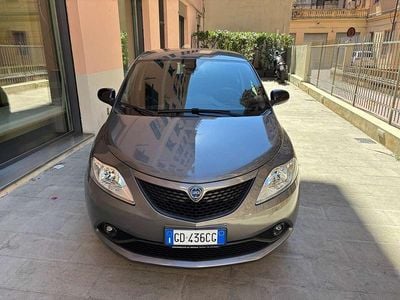 Gebraucht Lancia Ypsilon Gold 69 PS (50 kW) 2021 Grau Kleinwagen