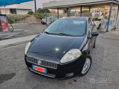 Usata Fiat Grande Punto Dynamic 75 CV (55 kW) 2009 Nero Utilitaria