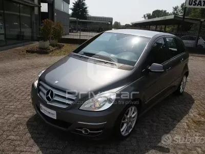 Usata Mercedes B180 Executive 116 CV (85 kW) 2010 Grigio Monovolume