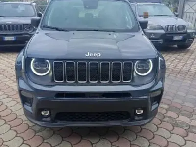 Begagnad Jeep Renegade 130 HK (95 kW) 2024 Grå SUV