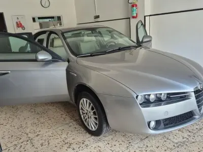 Usata Alfa Romeo 159 68 CV (50 kW) 2005 Grigio Berlina
