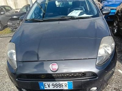 Usata Fiat Punto Lounge 77 CV (56 kW) 2014 Grigio Utilitaria