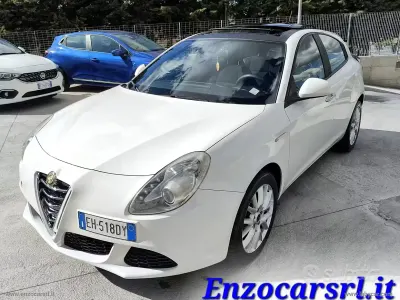 Usata Alfa Romeo Giulietta Distinctive 105 CV (77 kW) 2011 Bianco Utilitaria