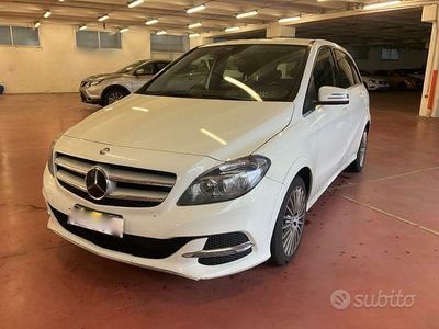 Mercedes B200