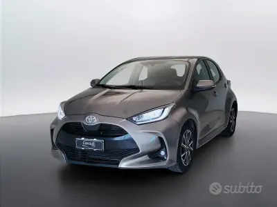 Usata Toyota Yaris Trend 72 CV (52 kW) 2022 Grigio Utilitaria