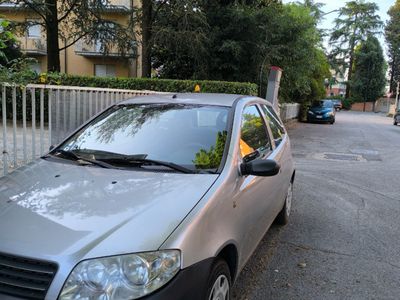 Usata Fiat Punto 80 CV (58 kW) 2004 Grigio Utilitaria