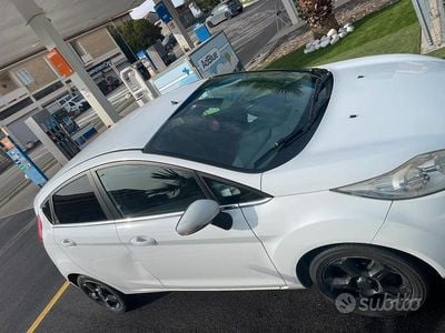 Occasion Ford Fiesta 68 ch (50 kW) 2010 Blanc Citadine