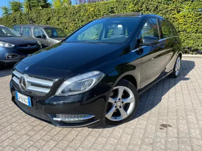 Usata Mercedes B180 Premium 109 CV (80 kW) 2014 Nero Utilitaria