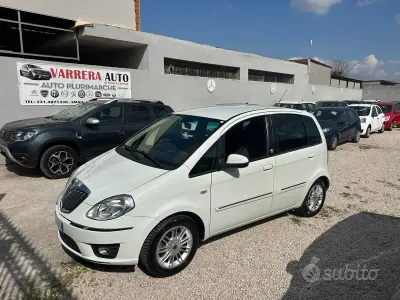 Usata Lancia Musa 77 CV (56 kW) 2010 Bianco Monovolume