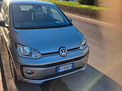 Begagnad VW up! 68 HK (50 kW) 2017 Grå Halvkombi