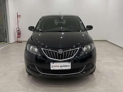 Usado Lancia Ypsilon Silver 69 CV (50 kW) 2022 Negro Utilitario