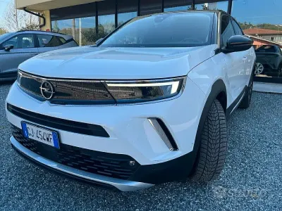 Usata Opel Mokka 110 CV (80 kW) 2022 Bianco SUV