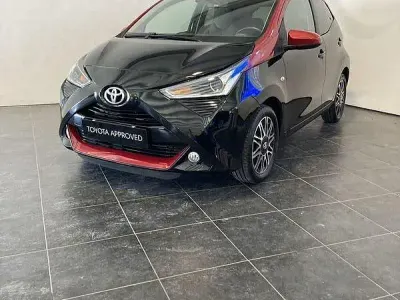 Usata Toyota Aygo X-clusiv 72 CV (52 kW) 2021 Nero Utilitaria