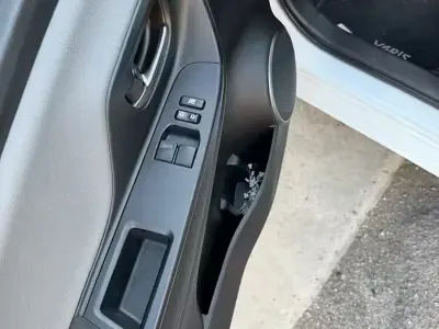 Usata Toyota Yaris 69 CV (50 kW) 2015 Bianco Utilitaria