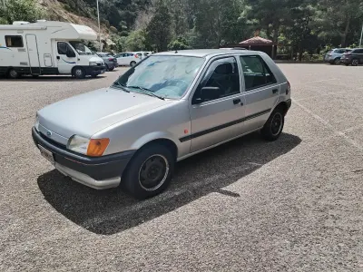 Usata Ford Fiesta 53 CV (38 kW) 1989 Grigio Utilitaria