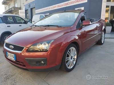 Usata Ford Focus Cabriolet Titanium 136 CV (100 kW) 2007 Marrone Cabrio