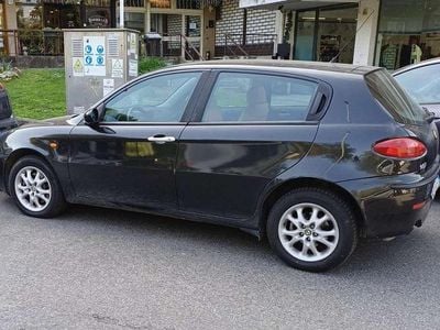 Usata Alfa Romeo 2000 Progression 140 CV (102 kW) 2003 Nero Berlina