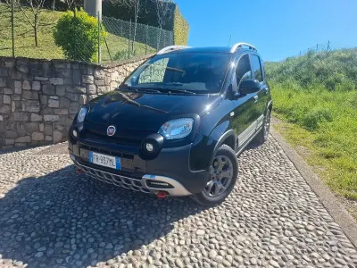Usata Fiat Panda Cross Cross 95 CV (69 kW) 2018 Nero Utilitaria
