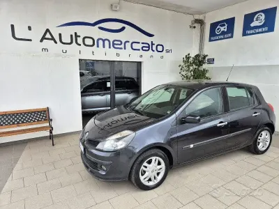 Usata Renault Clio II 84 CV (61 kW) 2008 Grigio Berlina