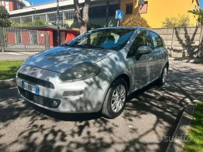 Second-hand Fiat Punto 69 CP (50 kW) 2015 Gri Hatchback